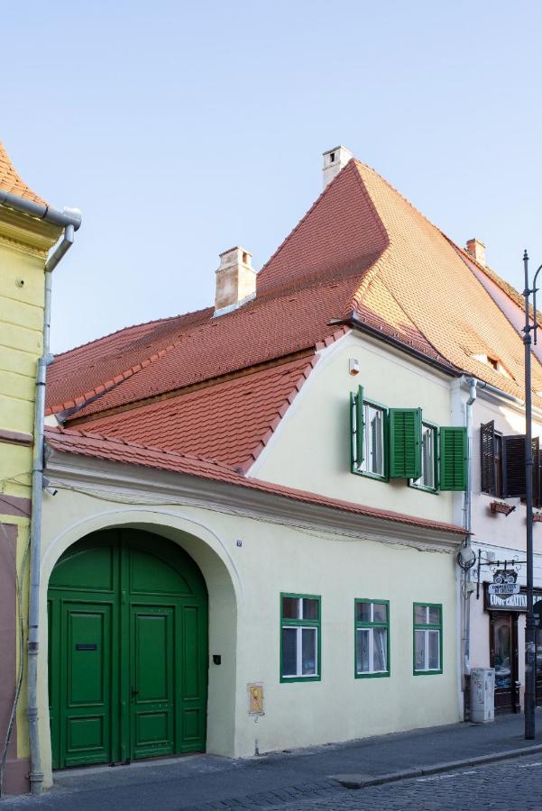 Отель Old Town Cataleya Сибиу Экстерьер фото