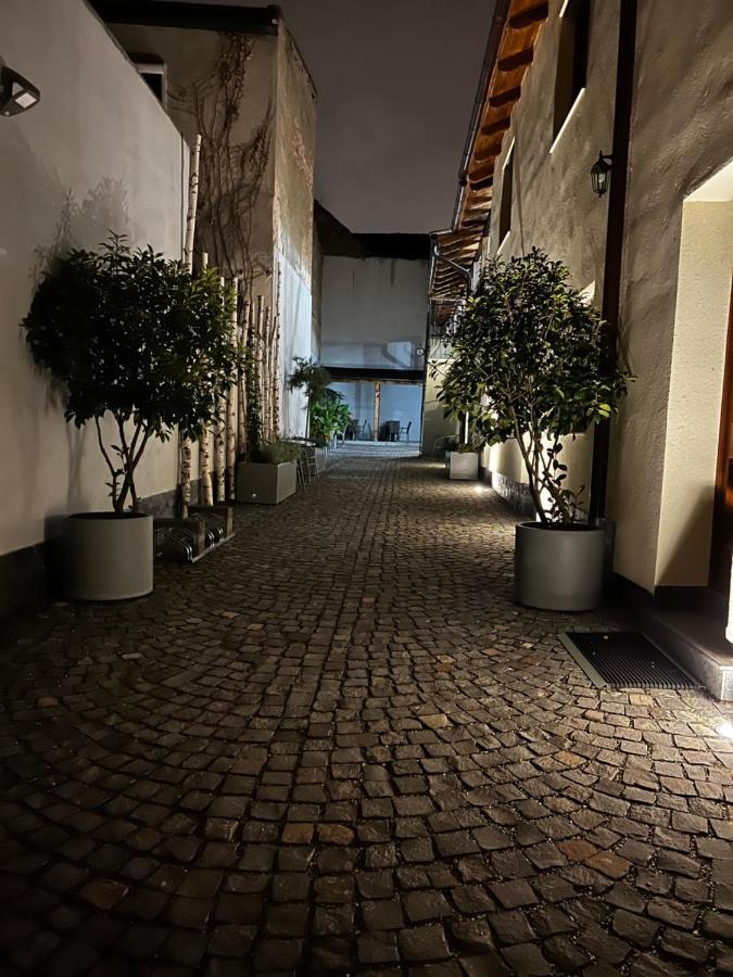 Отель Old Town Cataleya Сибиу Экстерьер фото